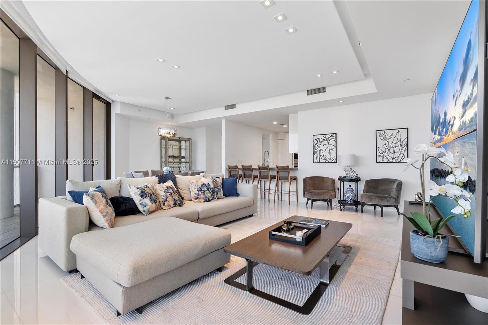 17475 Collins Ave 504