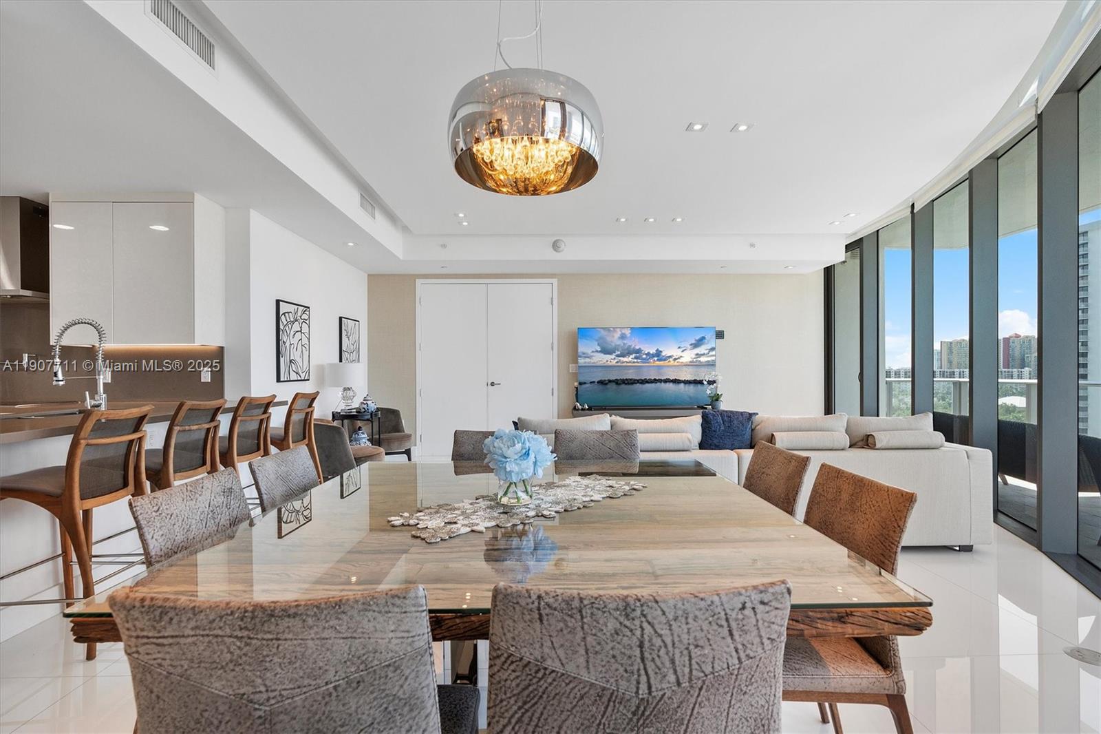 17475 Collins Ave 504