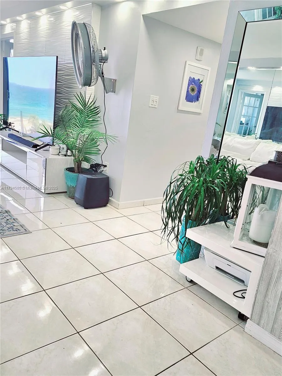 Miami Beach, Florida 33140, United States, 2 Bedrooms Bedrooms, ,2 BathroomsBathrooms,Residential,Active,11683