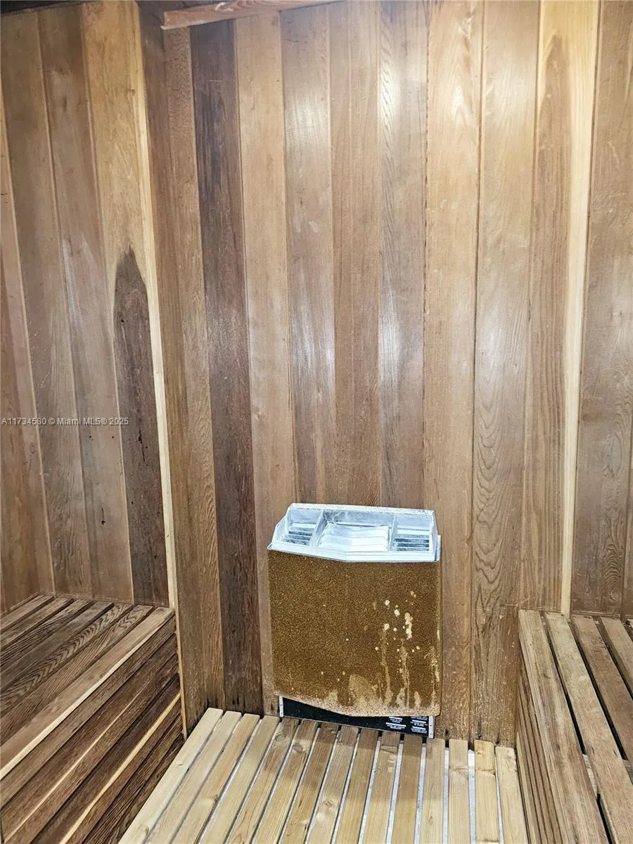 Miami Beach, Florida 33140, United States, 2 Bedrooms Bedrooms, ,2 BathroomsBathrooms,Residential,Active,11683