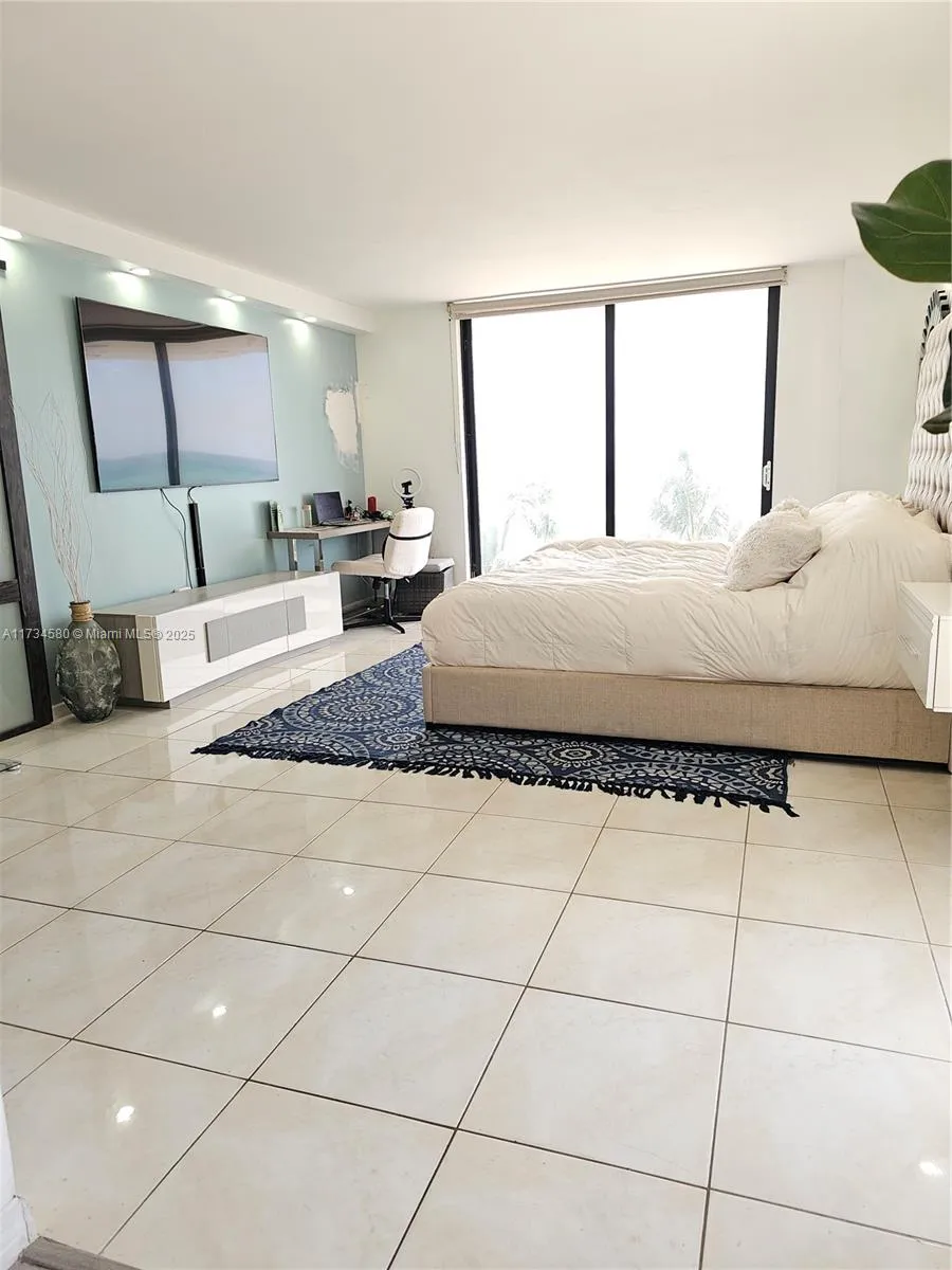 Miami Beach, Florida 33140, United States, 2 Bedrooms Bedrooms, ,2 BathroomsBathrooms,Residential,Active,11683