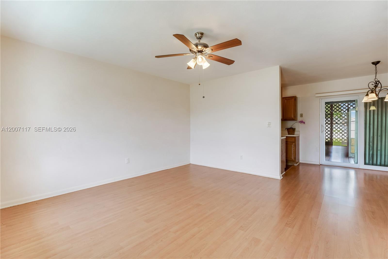 PINE TREE MANOR SEC 3 - Residential