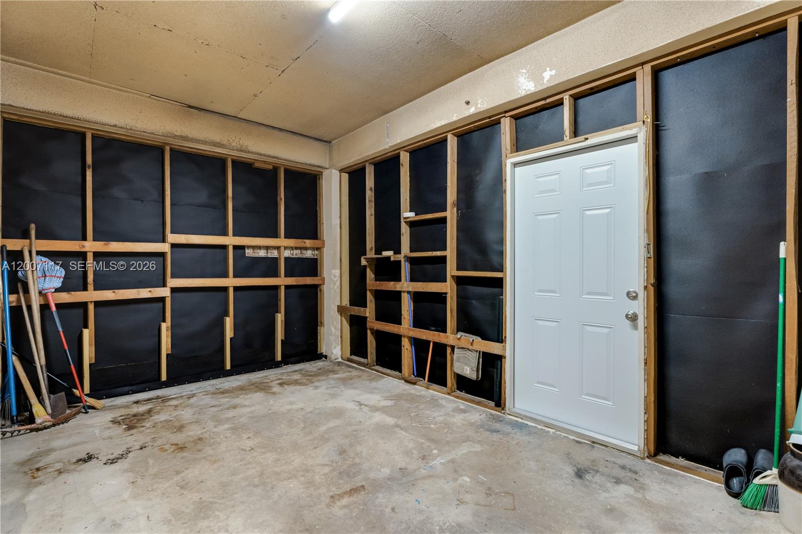 PINE TREE MANOR SEC 3 - Residential