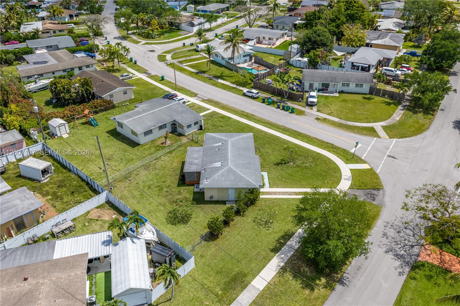 PINE TREE MANOR SEC 3 - Residential