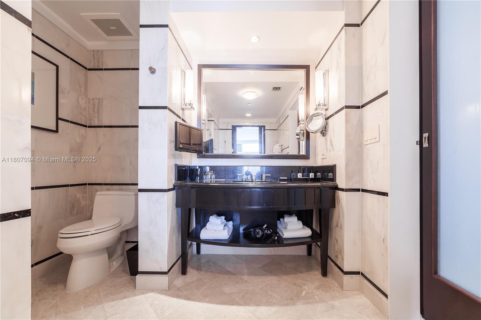 FONTAINEBLEAU III OCEAN C - Residential