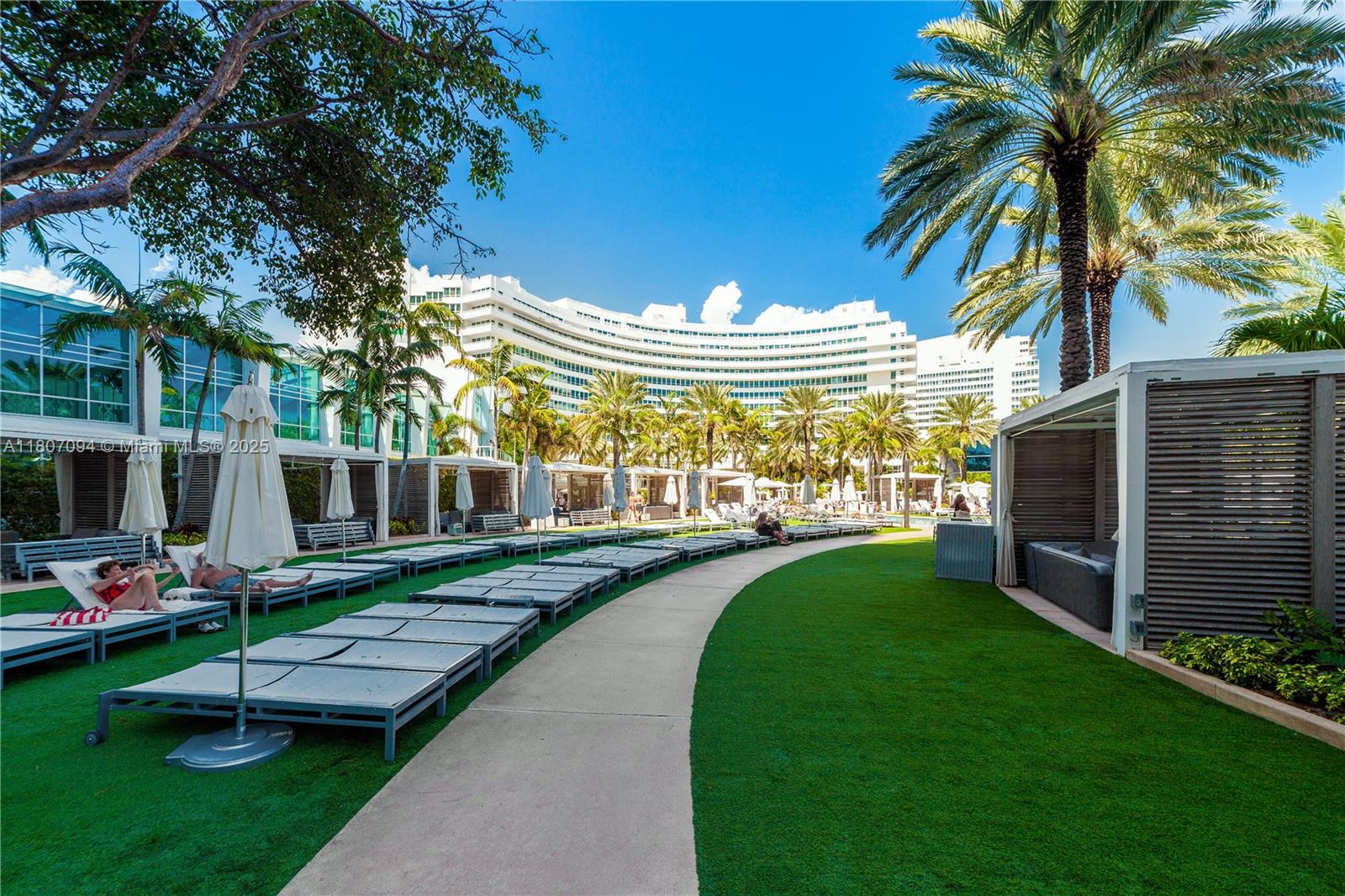 FONTAINEBLEAU III OCEAN C - Residential