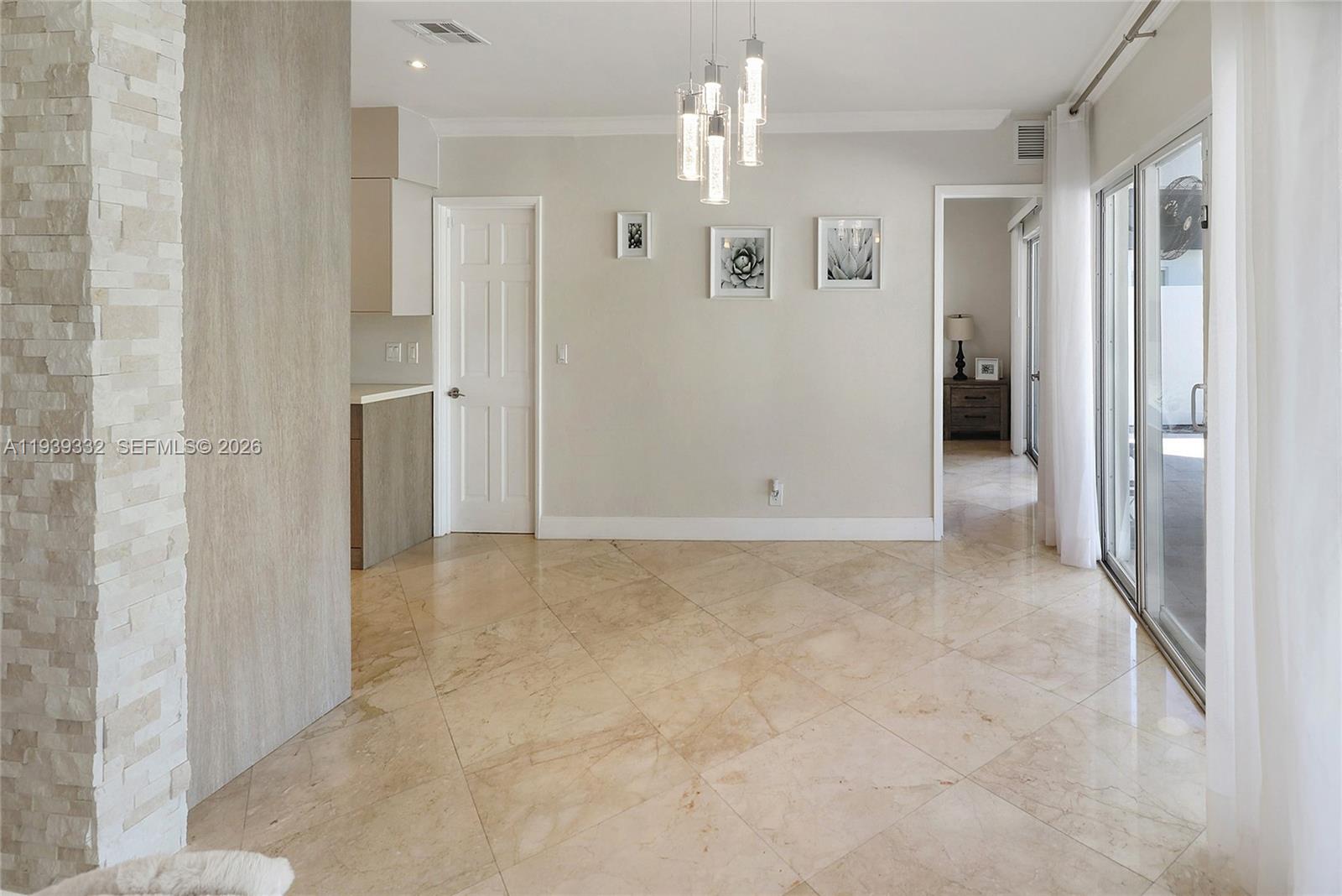 LAUDER GATE ISLES - Residential Lease