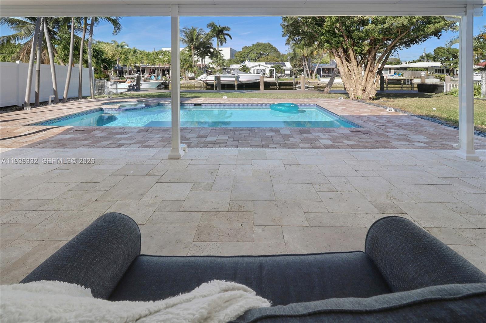 LAUDER GATE ISLES - Residential Lease