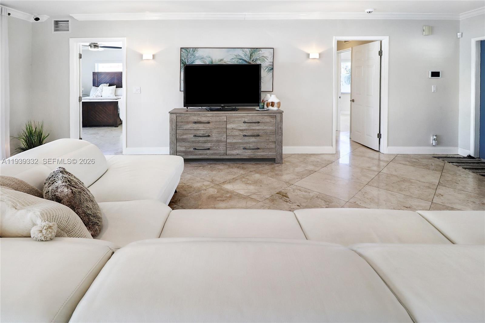 LAUDER GATE ISLES - Residential Lease