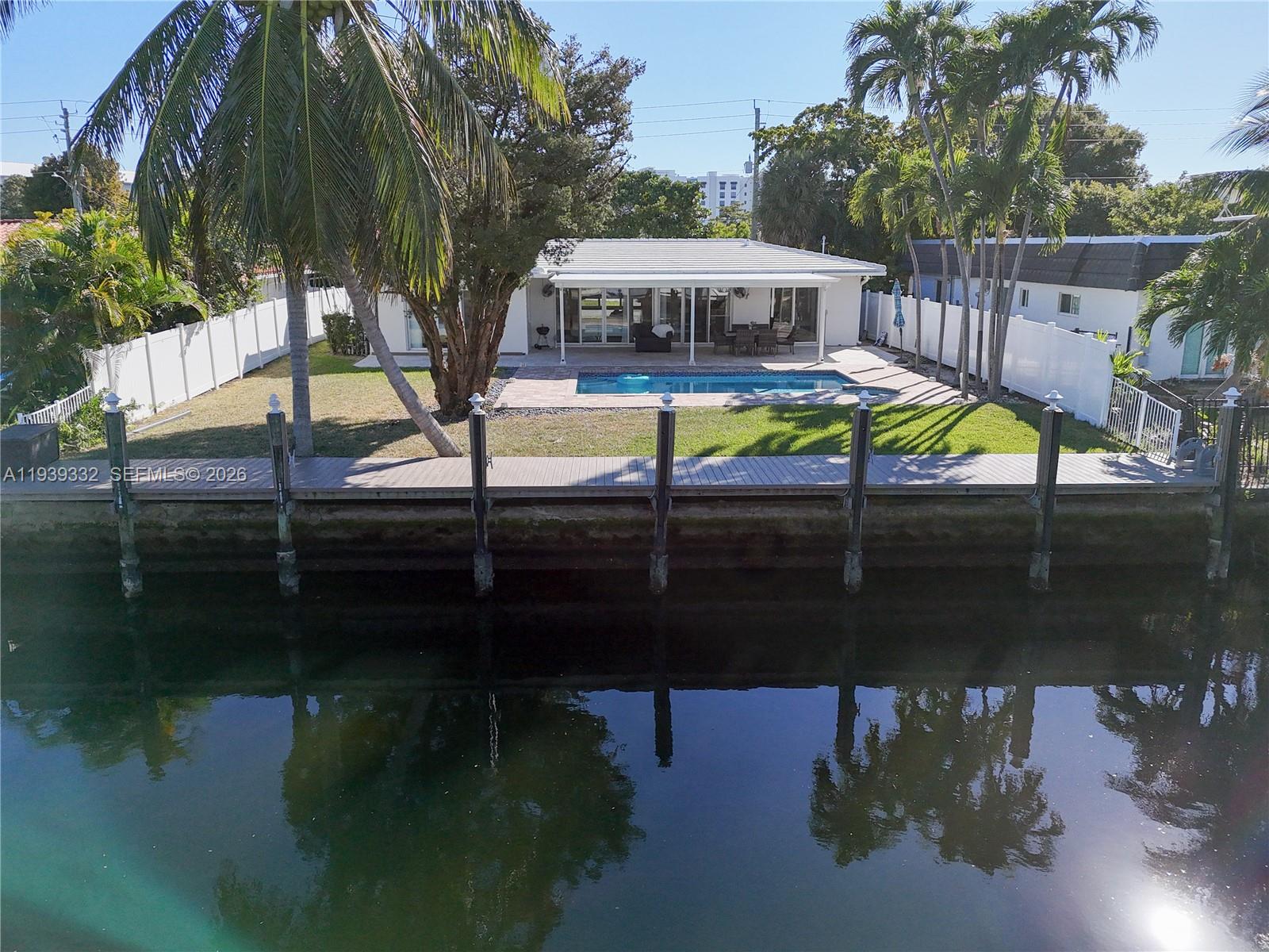 LAUDER GATE ISLES - Residential Lease