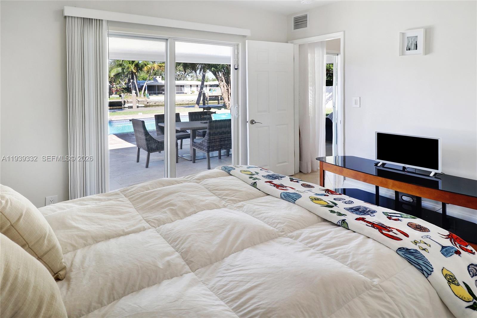 LAUDER GATE ISLES - Residential Lease