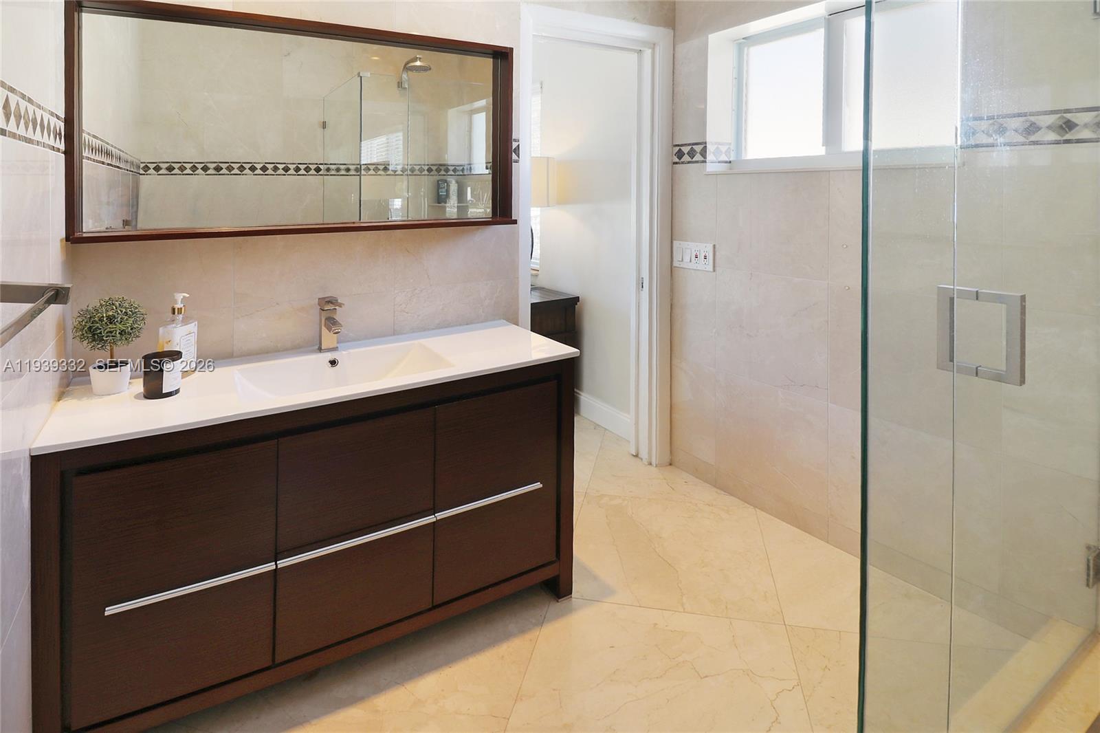 LAUDER GATE ISLES - Residential Lease