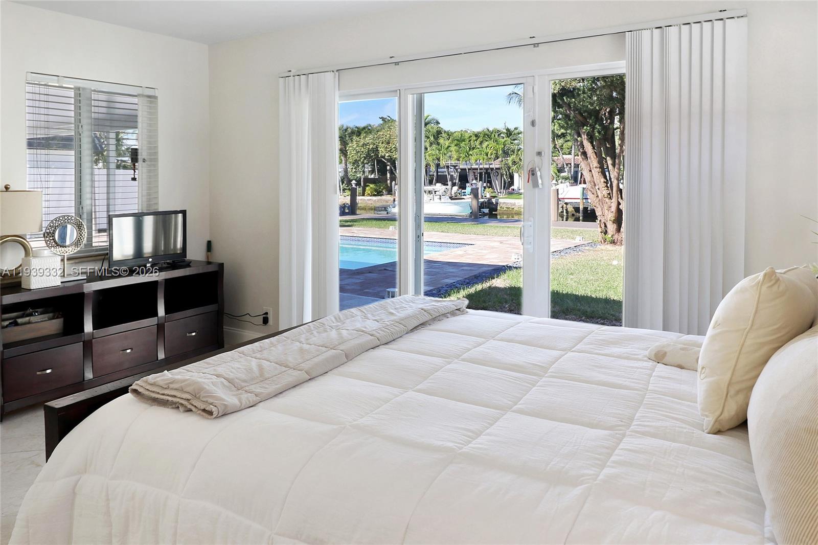 LAUDER GATE ISLES - Residential Lease