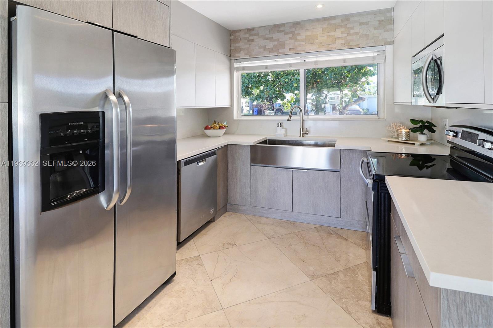 LAUDER GATE ISLES - Residential Lease