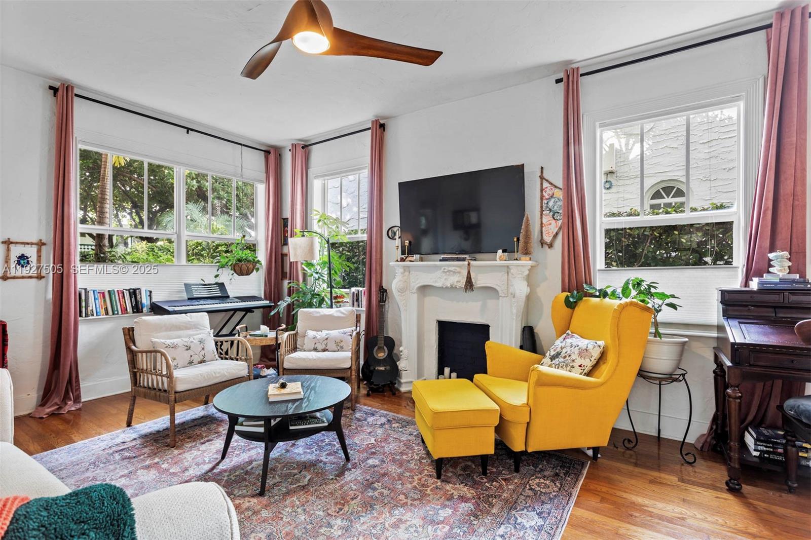 929 CONDO - Residential