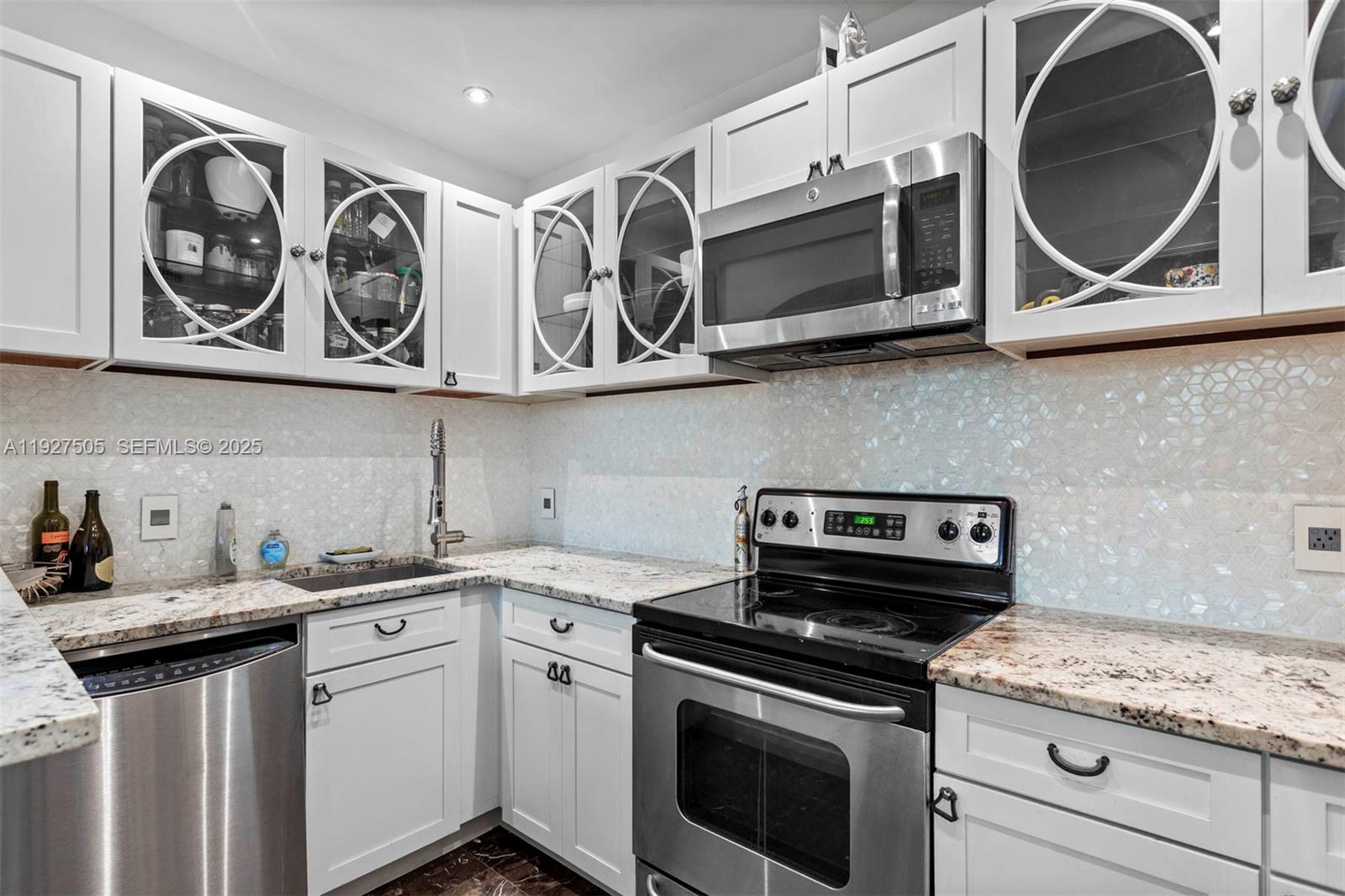 929 CONDO - Residential