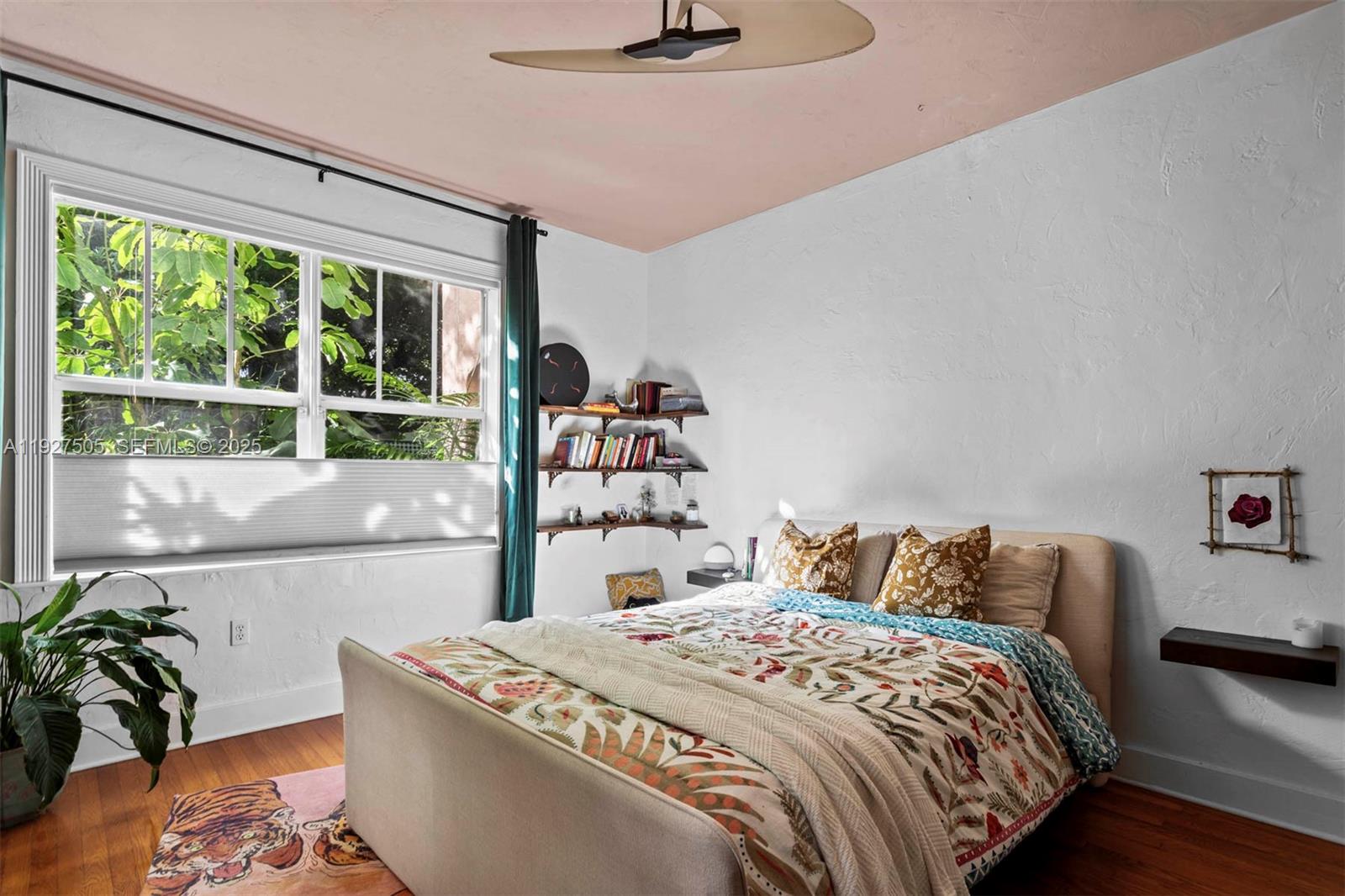 929 CONDO - Residential