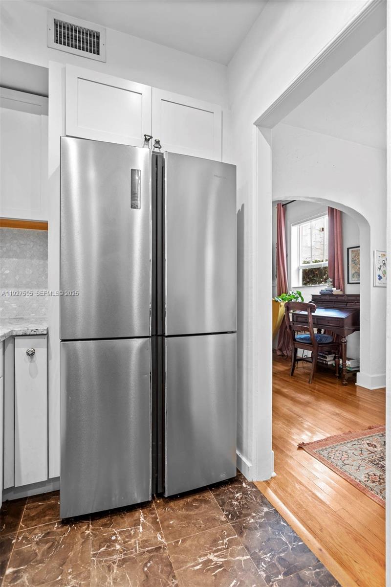 929 CONDO - Residential