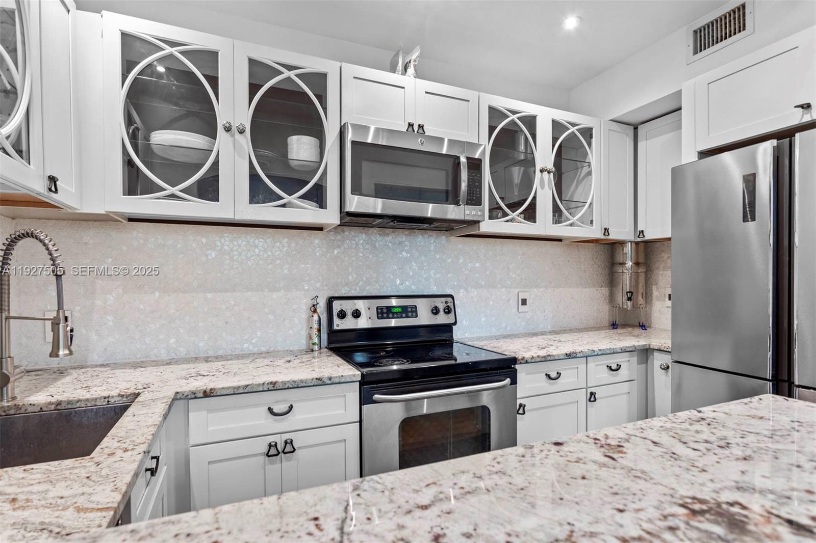 929 CONDO - Residential