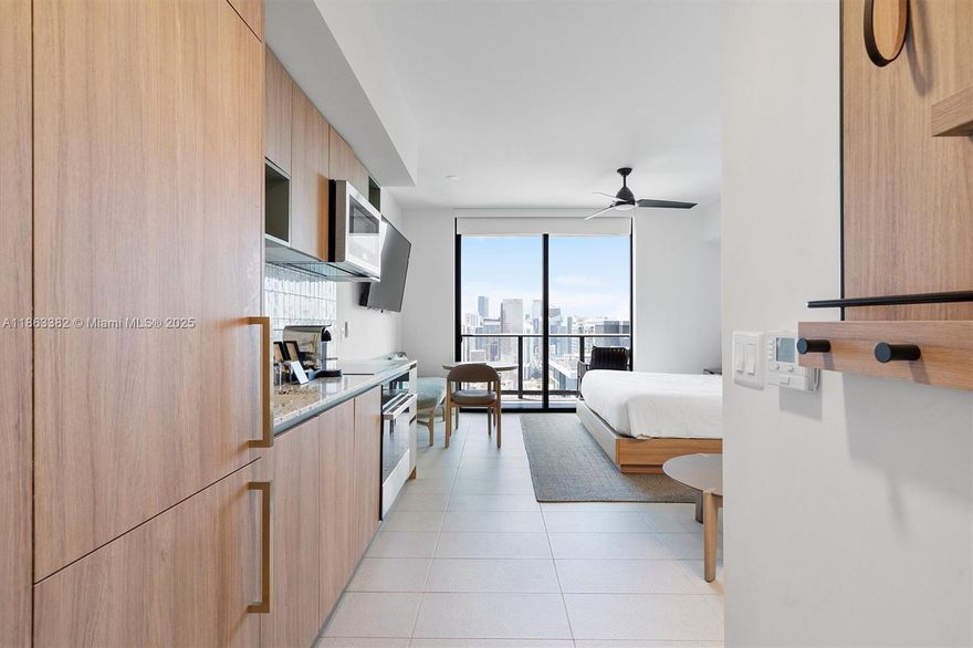 Experience downtown Miami living at its finest with unparalleled access to entertainment, dining, and events. Furnished STUDIO with sleek Restoration Hardware pieces. 
SHORT-TERM RENTAL & AIRBNB APPROVED for daily, weekly, monthly rentals—with the flexibility to live year-round. NO RESTRICTIONS on usage!