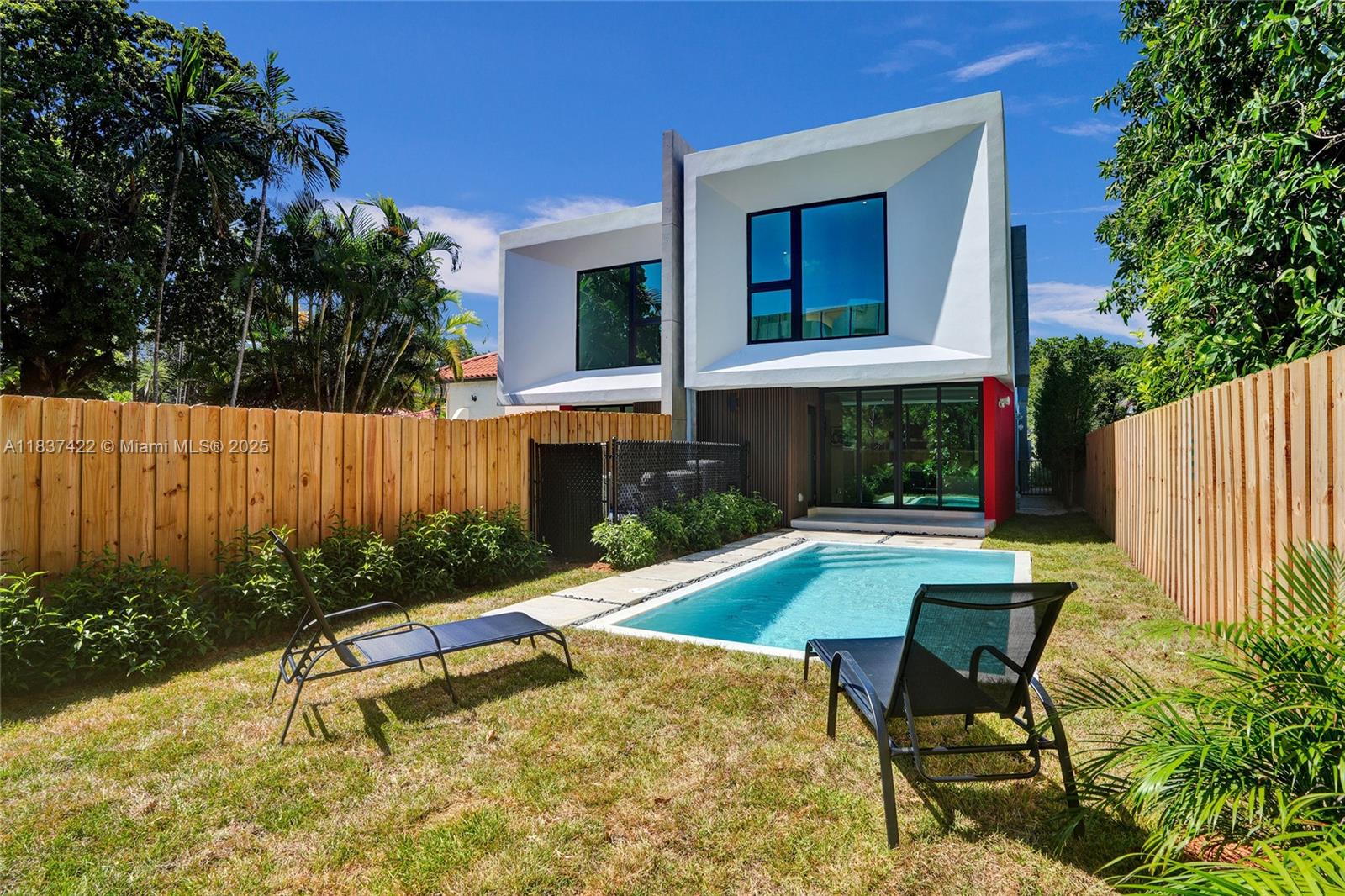 EAST SHENANDOAH - Residential Lease