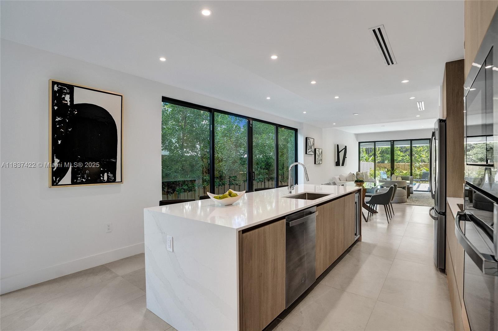 EAST SHENANDOAH - Residential Lease