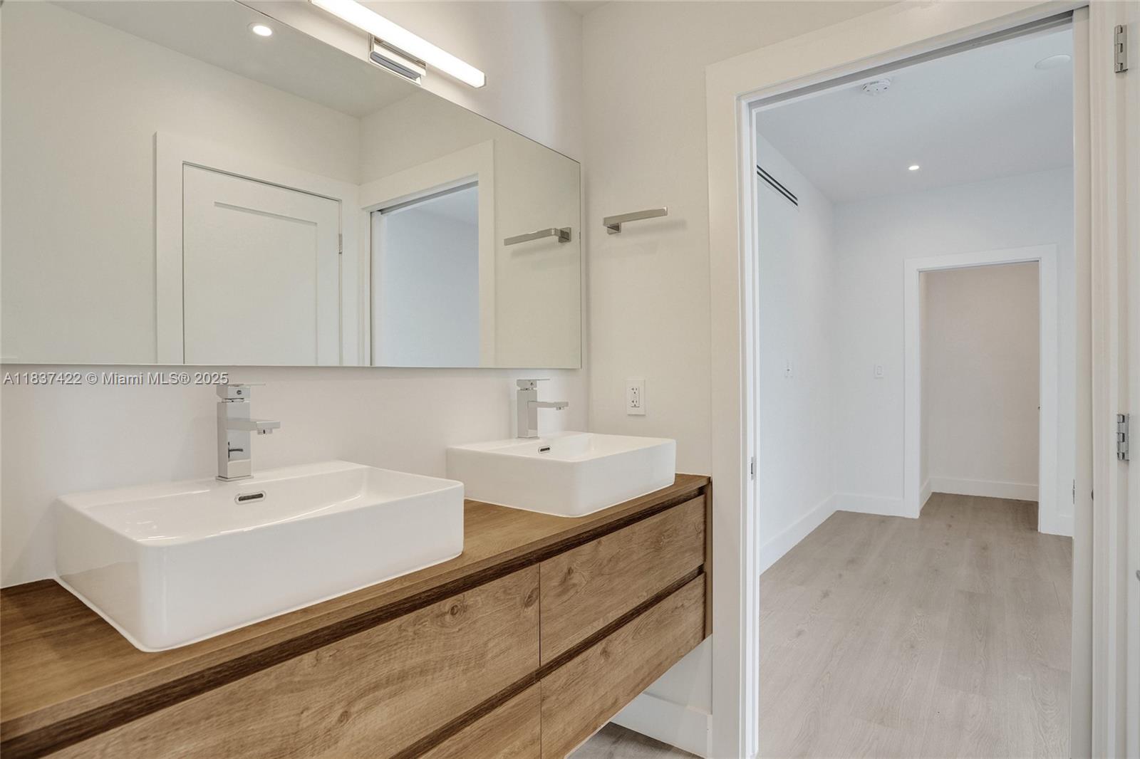 EAST SHENANDOAH - Residential Lease