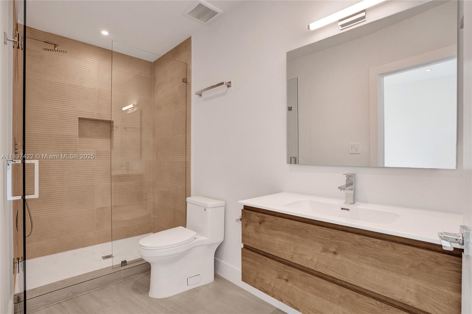 EAST SHENANDOAH - Residential Lease