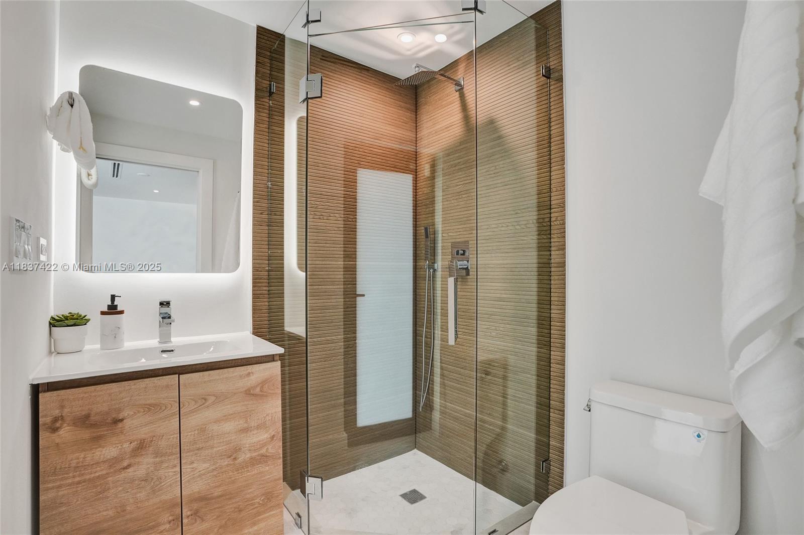 EAST SHENANDOAH - Residential Lease