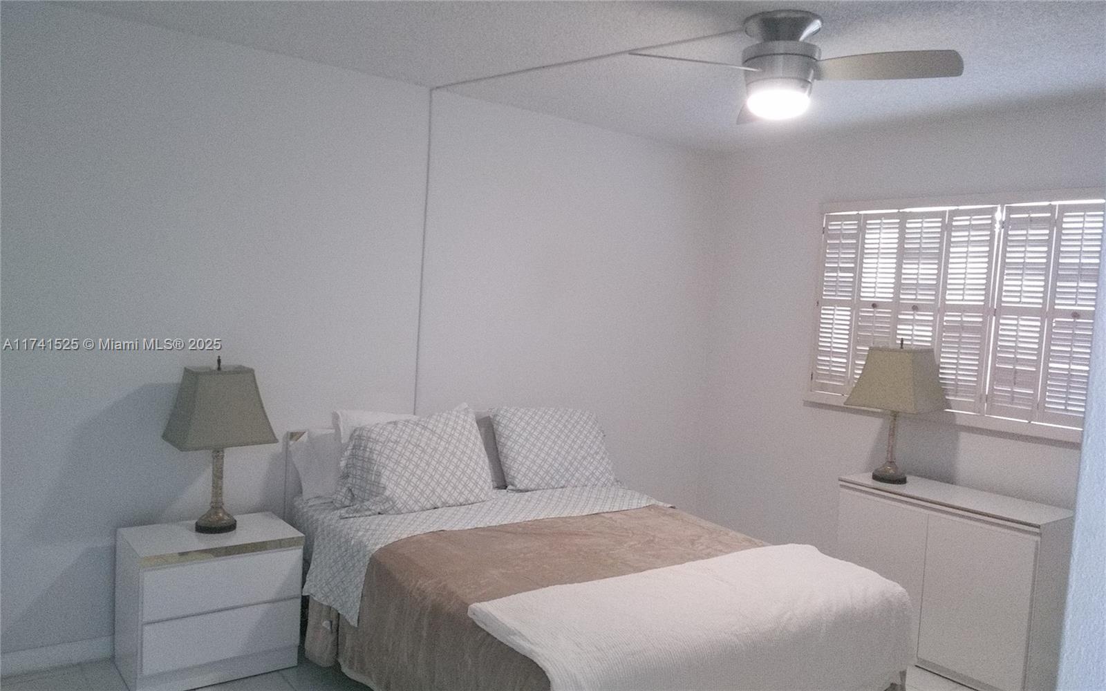 ISLE OF PARADISE CO-OP E - Residential
