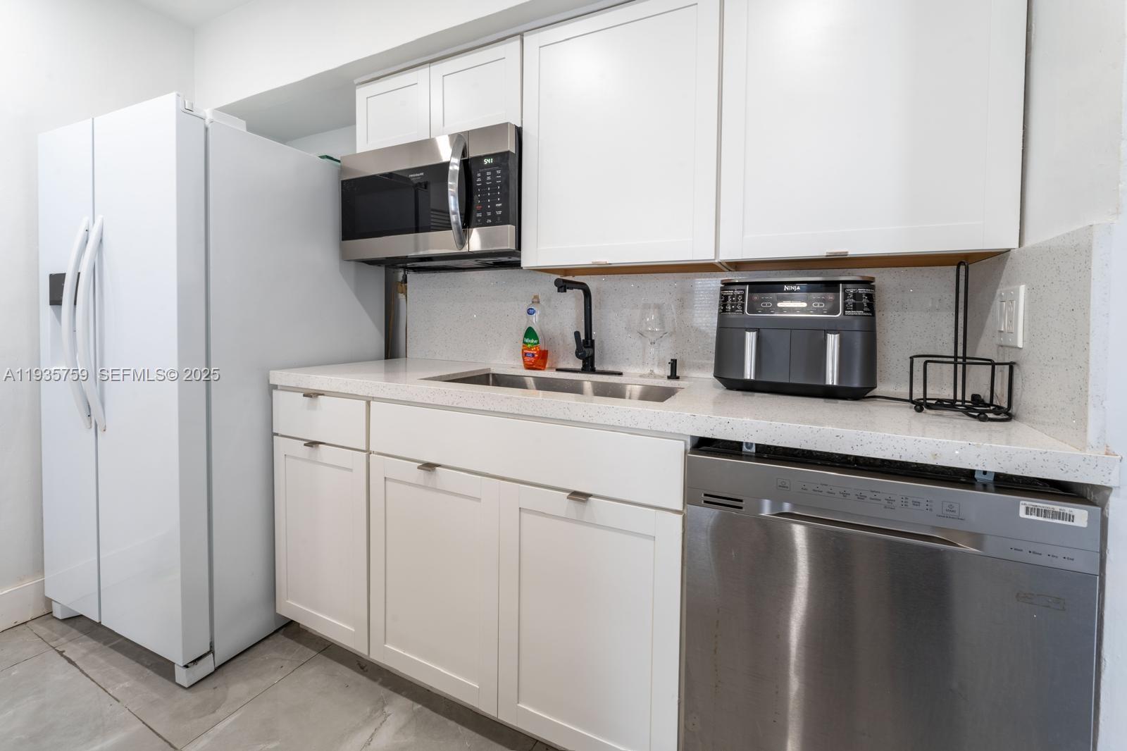 BISCAYNE BEACH-2ND ADDN - Residential