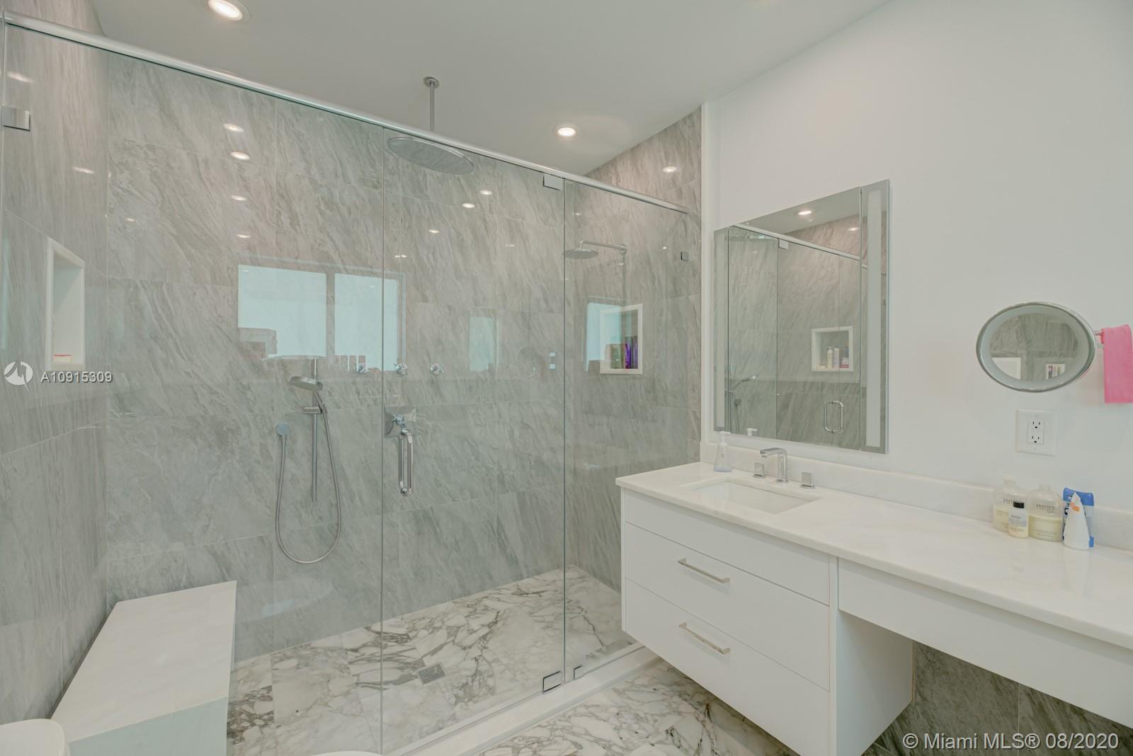 HIBISCUS ISLAND - Residential