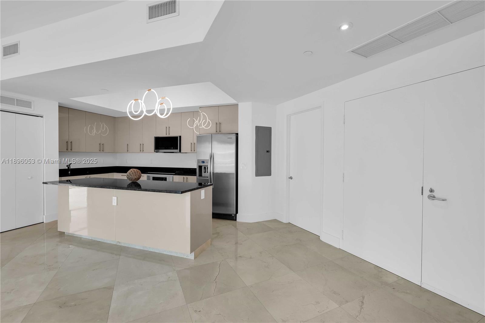 3131 NE 188th St 2-1005