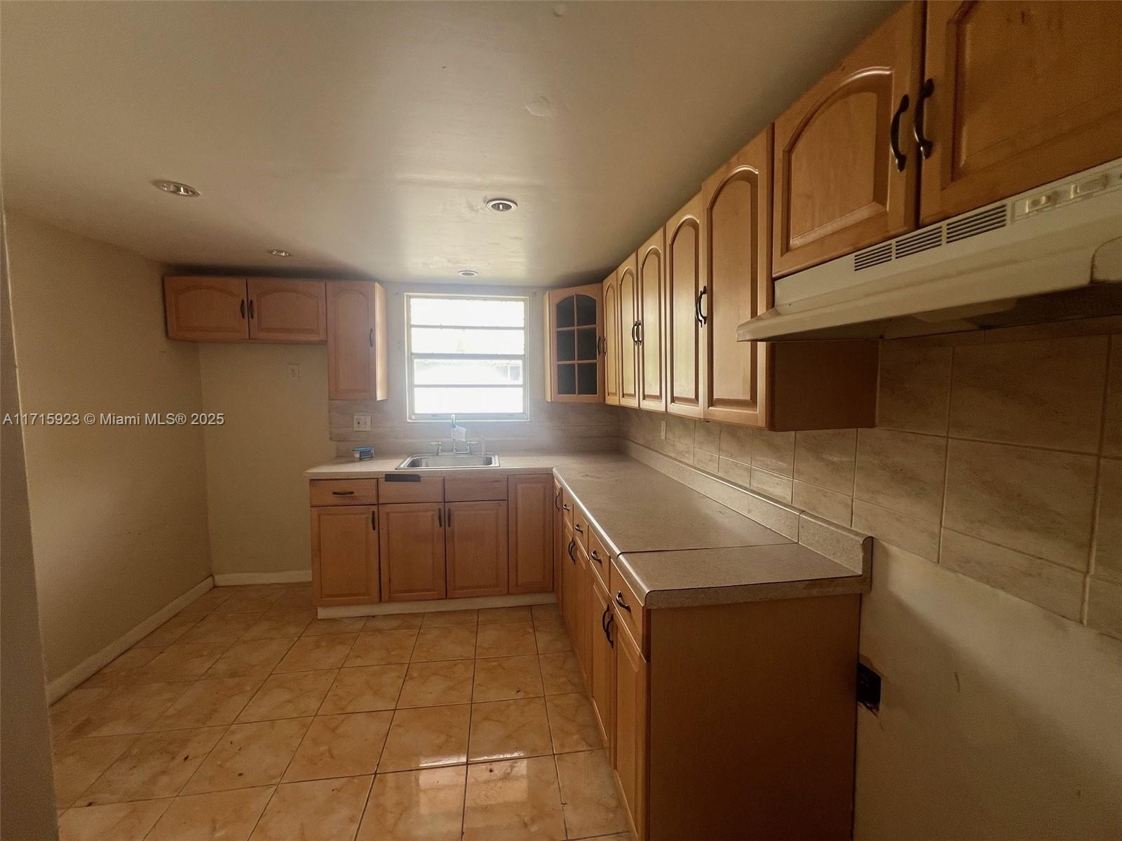 19105 NE 2nd Ave 2114