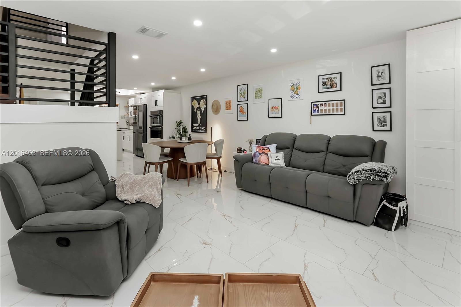 PALM TOWNHOUSE CONDO - Residential