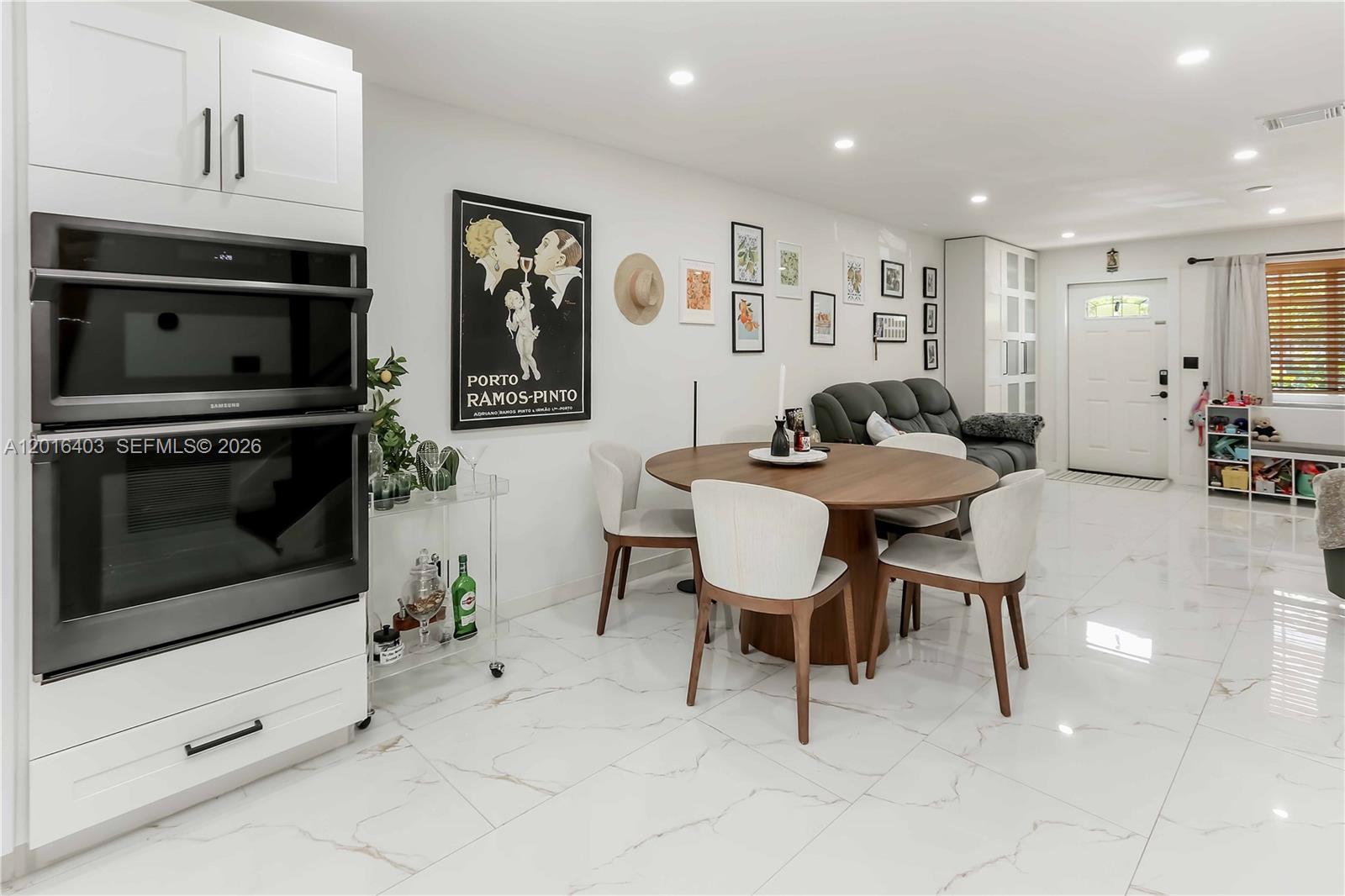 PALM TOWNHOUSE CONDO - Residential