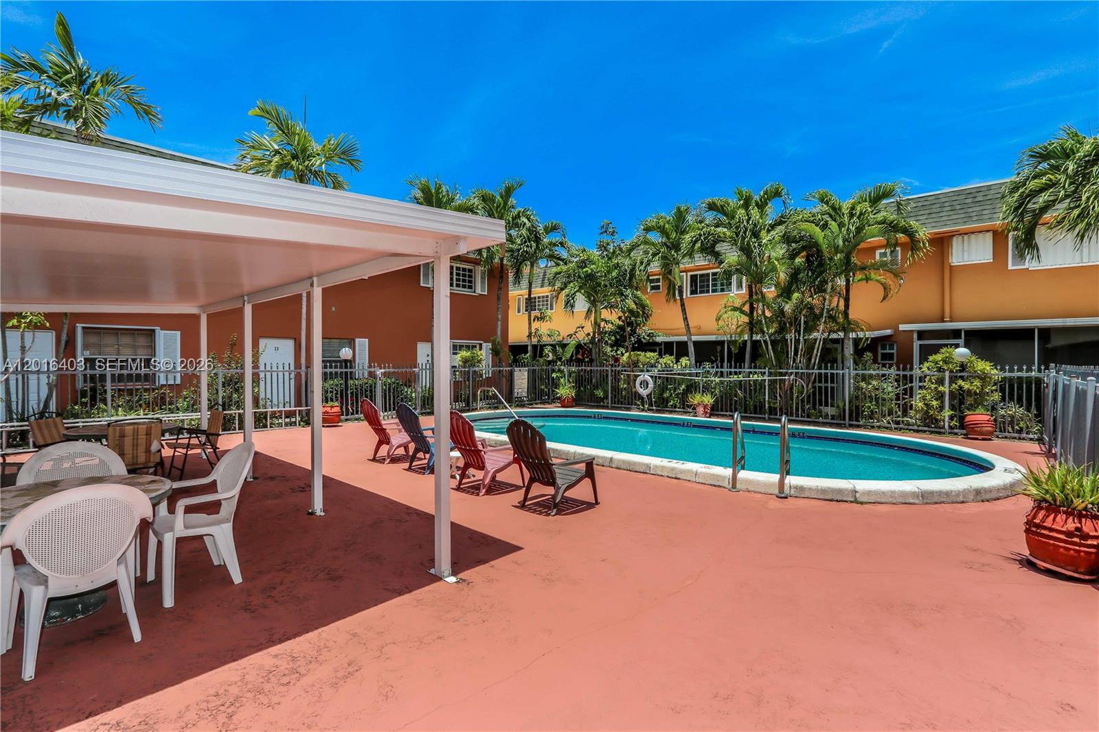 PALM TOWNHOUSE CONDO - Residential