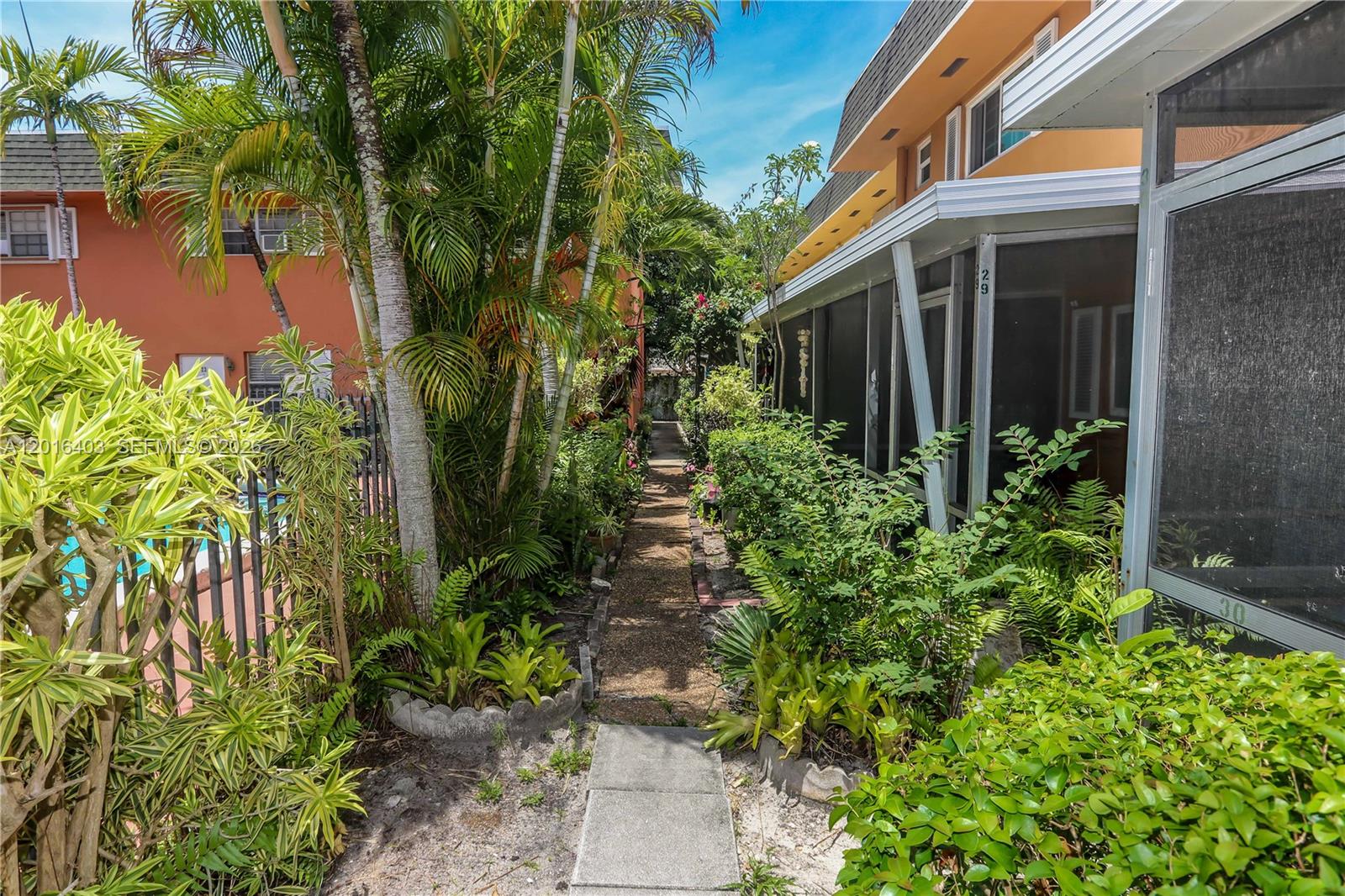 PALM TOWNHOUSE CONDO - Residential