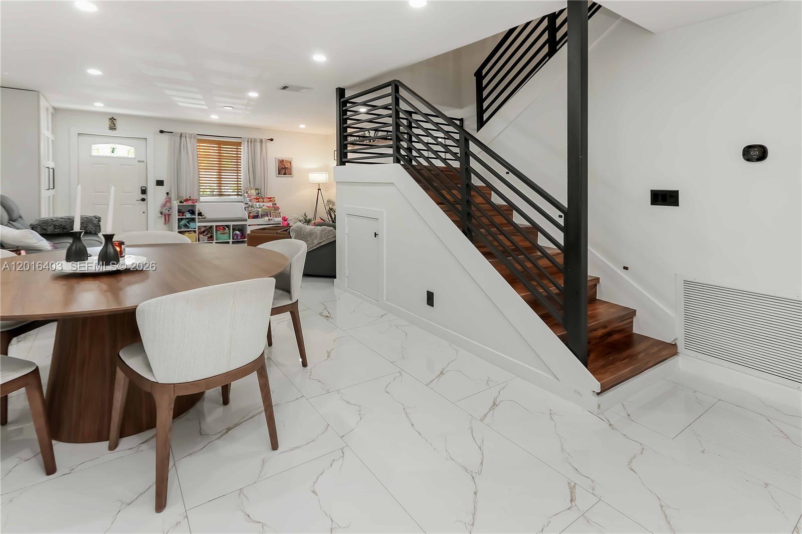 PALM TOWNHOUSE CONDO - Residential