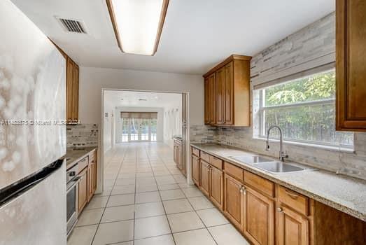 GOLDEN BEACH SEC F - Residential