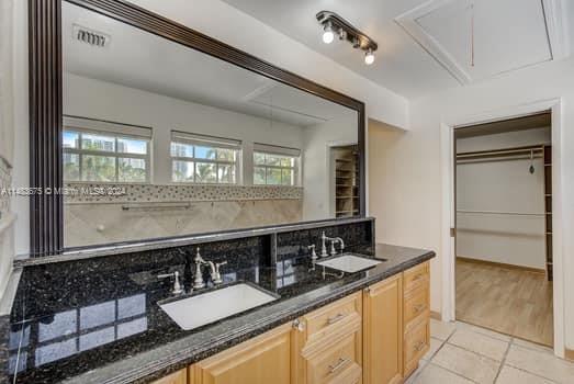 GOLDEN BEACH SEC F - Residential