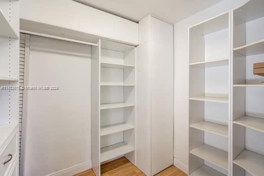 GOLDEN BEACH SEC F - Residential