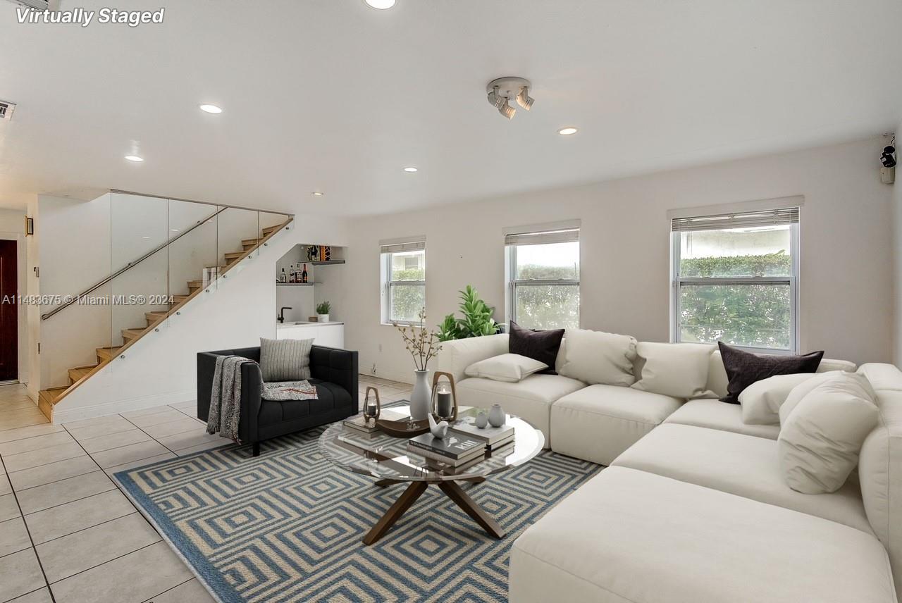 GOLDEN BEACH SEC F - Residential