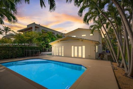 GOLDEN BEACH SEC F - Residential