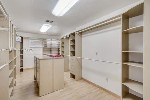 GOLDEN BEACH SEC F - Residential