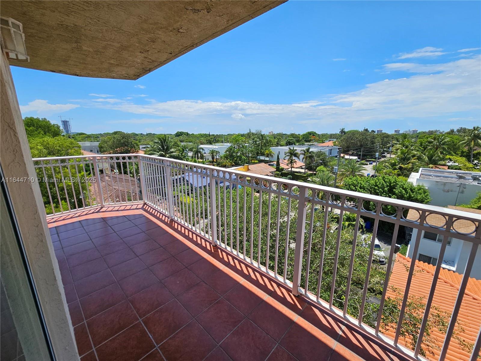 MARBELLA CONDO - Residential