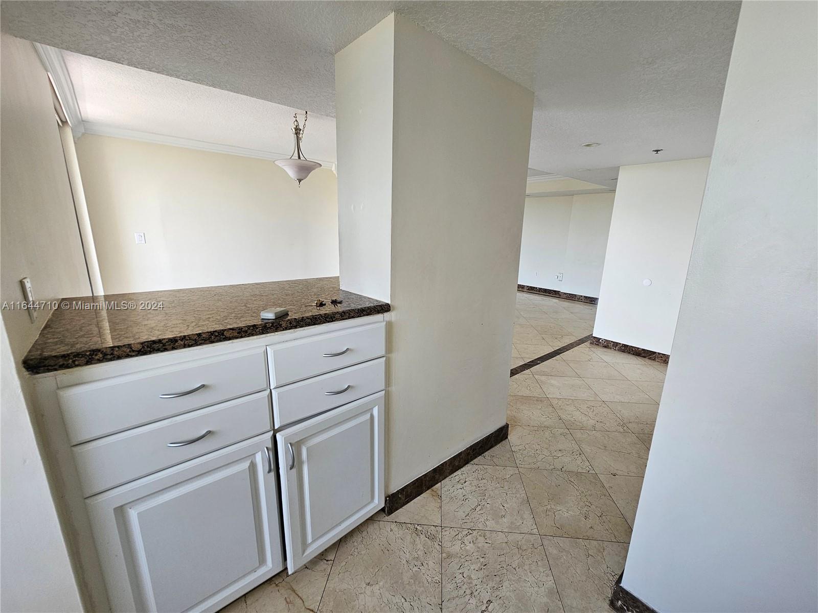 MARBELLA CONDO - Residential
