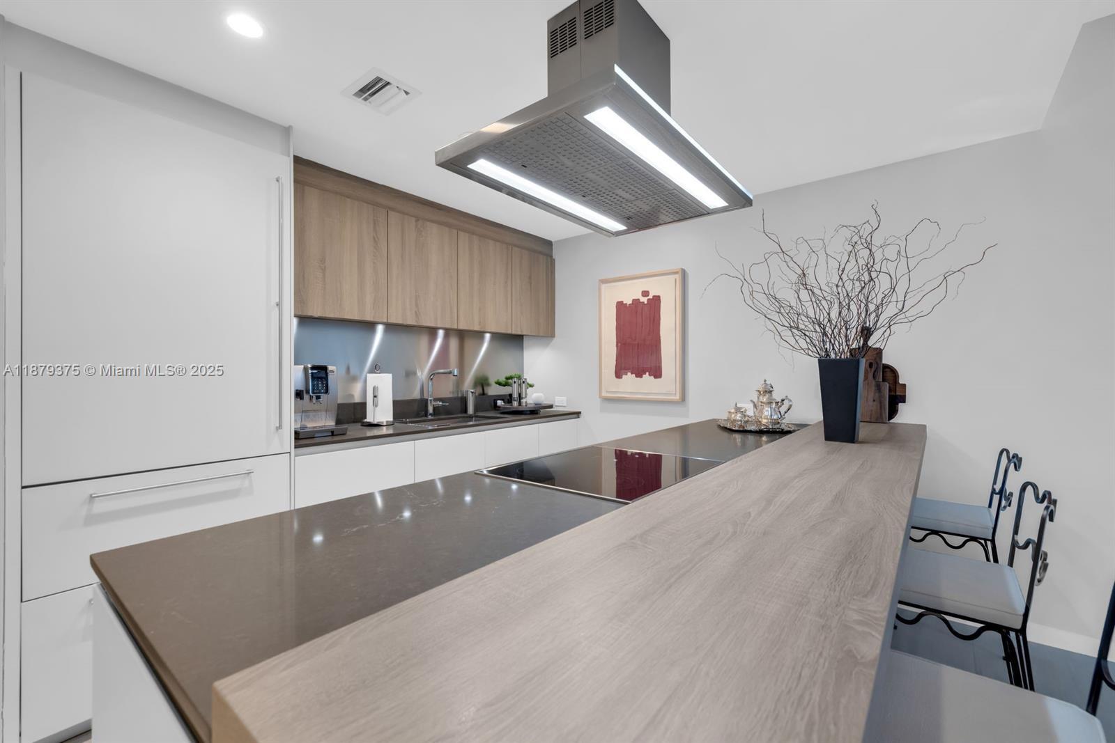 1000 Brickell Plz 4307