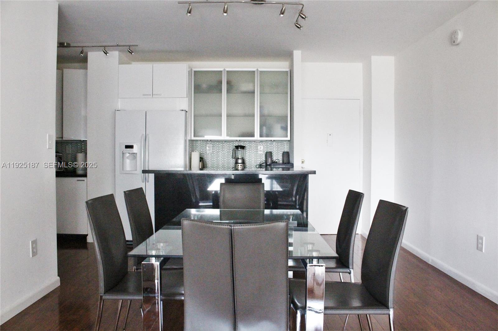 THE HEMISPHERES CONDO - Residential Lease