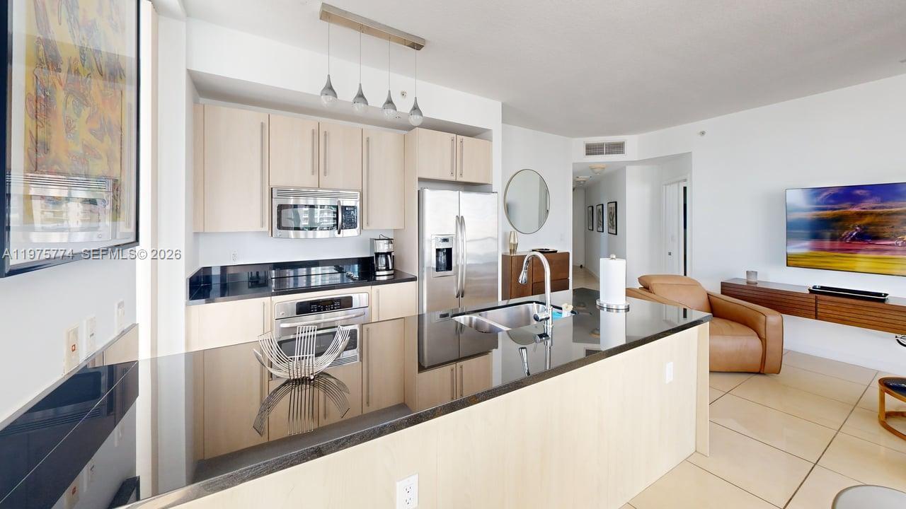 79 SW 12th St 2206-S